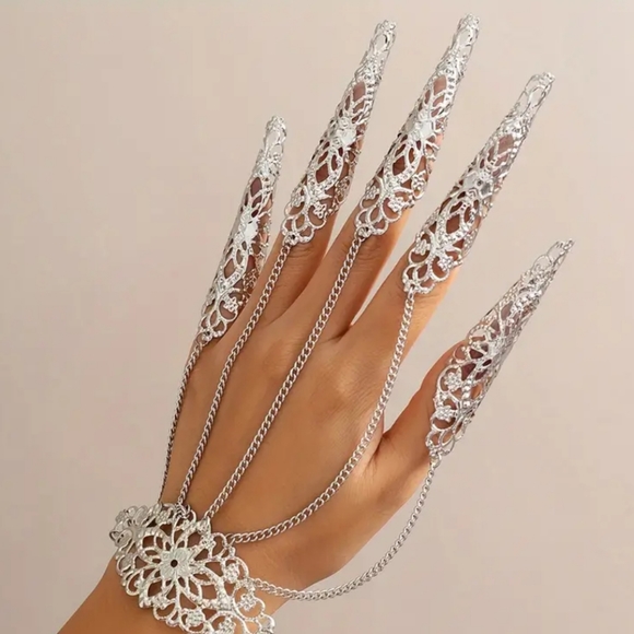 Goth lace adjustable finger nails & chain bracelets - Picture 3 of 4